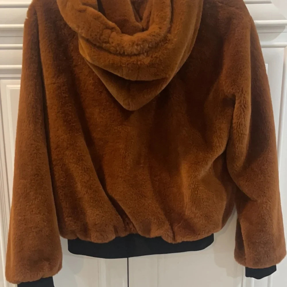 Odiva faux fur plush bomber jacket brown size M - Picture 2 of 16